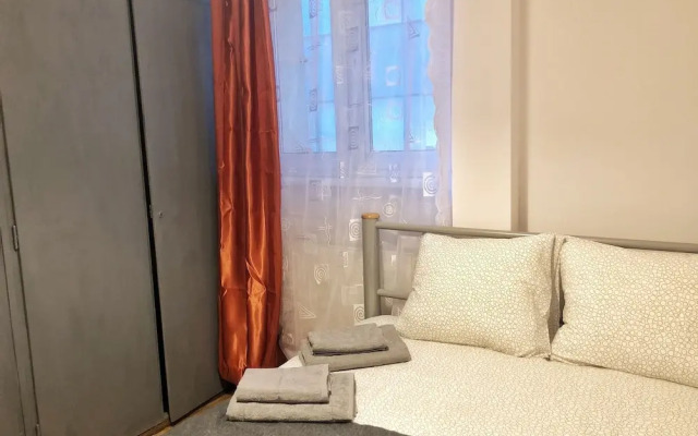 Fox Center Apartments