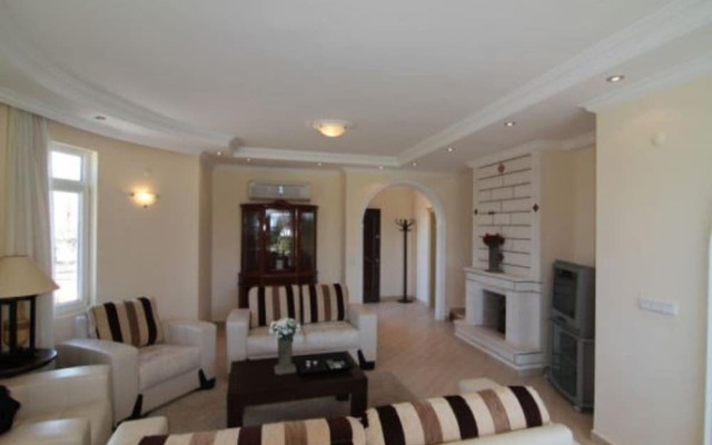 Beautiful Villa With Private Pool, Close to the Beach, Alanya Villa 1029