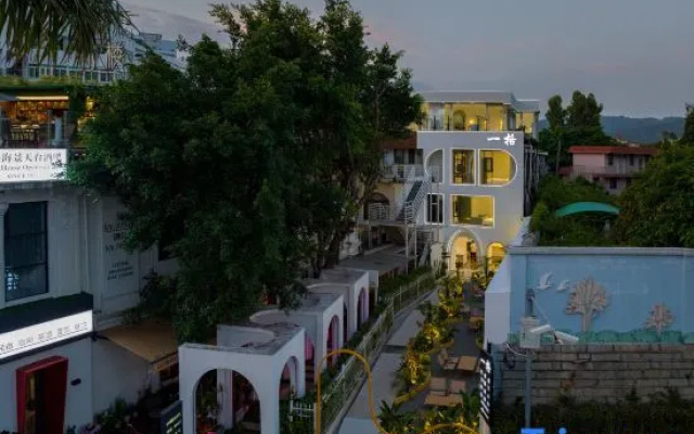 Yige Seaview Parent-child Hotel (Xiada Baicheng Branch, Huandao Road)
