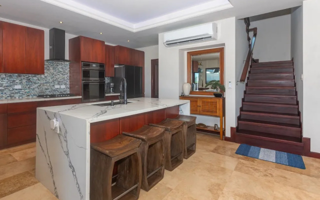 Pristine Bay 1005- Villa Loce 4 Bedroom Home