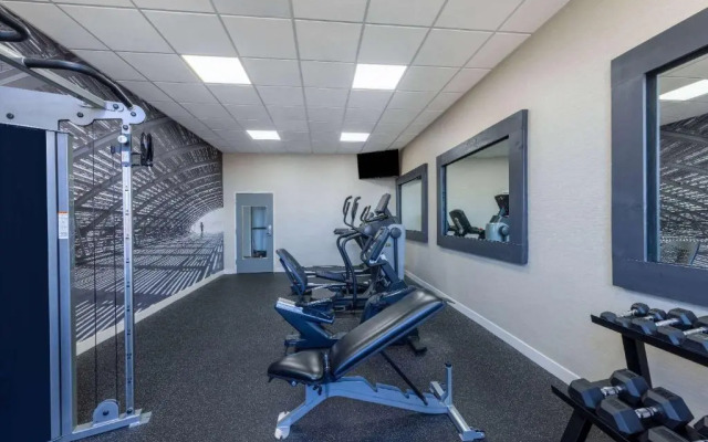 Clarion Hotel & Suites