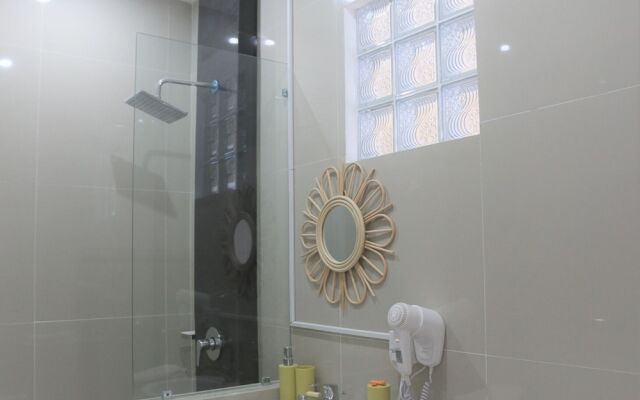 Esperanza Luxury Inn Hotel