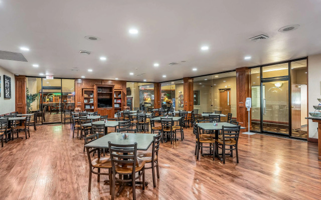 Quality Inn & Suites Hannibal West