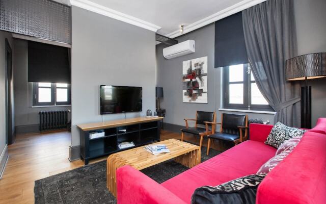 2 Bedroom Apartment w Kitchen