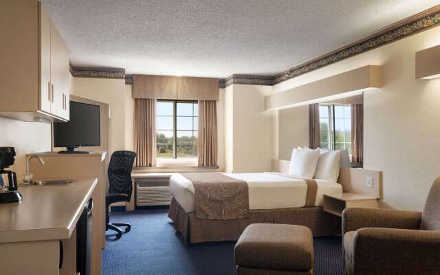 Travelodge by Wyndham Fort Scott