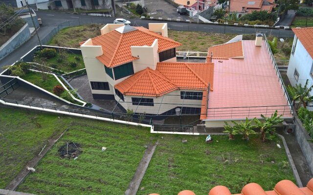 The Sun Palms House