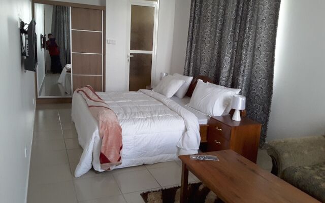 Two Mountains Lodge