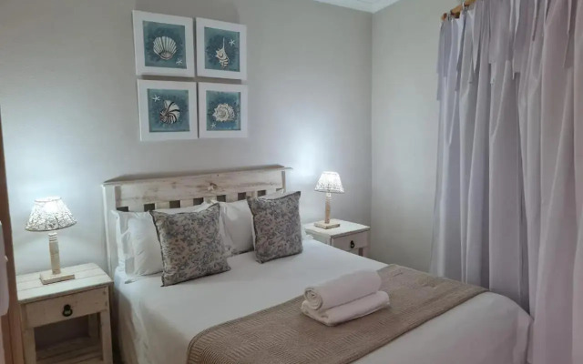 Point Village Accommodation - Santos 18