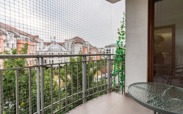 Minimalist Apartment Poznan by Renteres