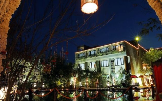 The Earth House Resort