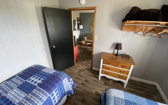 Pines Motel