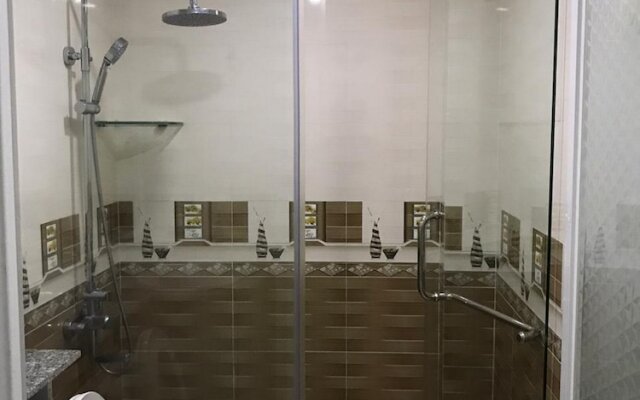 Quang Hong Phat 2 Hotel by OYO Rooms