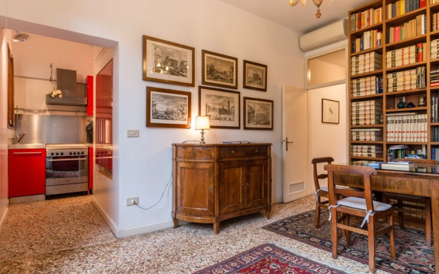 Ca' Barbo Romantic Apartment in Venice