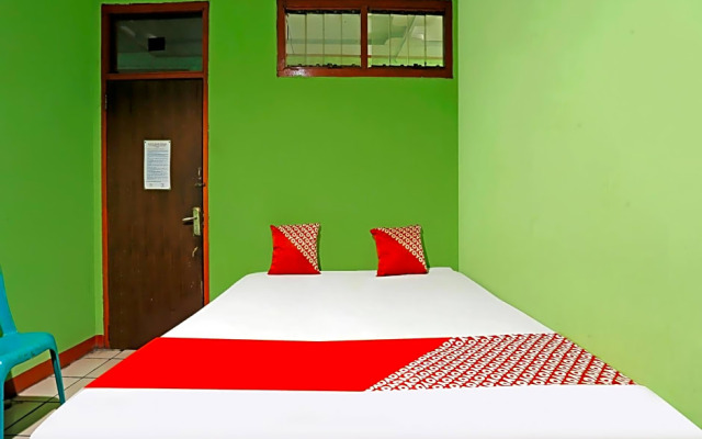 OYO 90136 Hotel Bone Indah
