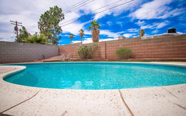 Happy Bridge To Vegas Sleeps 12 Pool