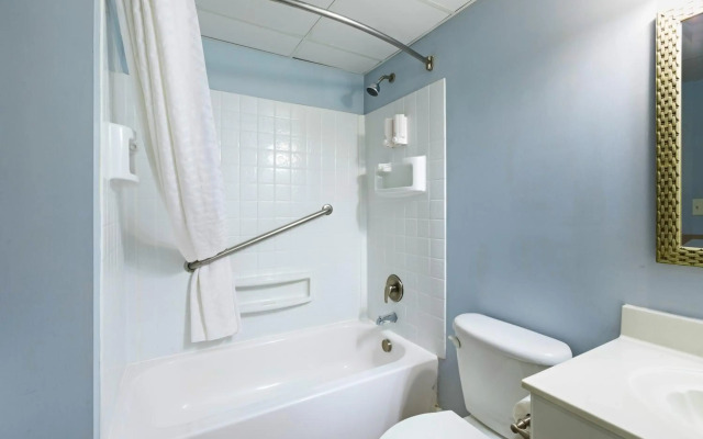 The Atrium Resort, Virginia Beach by Vacatia