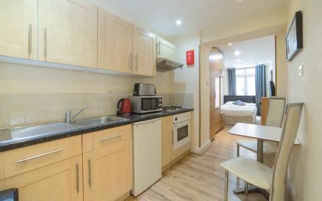 Hyde Park Quality Apartment