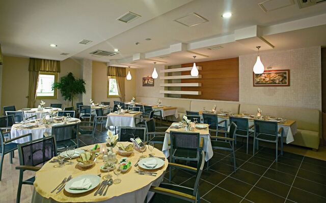 Side Breeze Hotel - All Inclusive