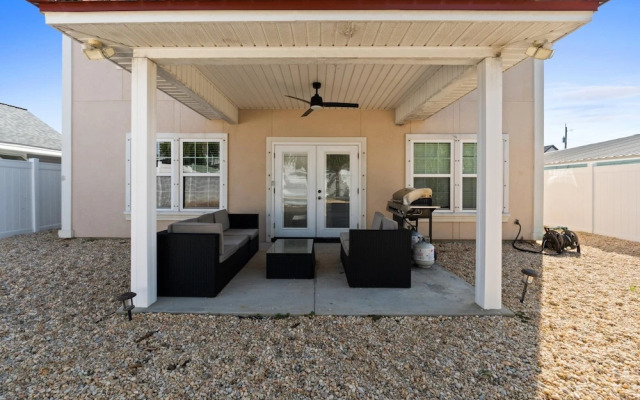 Pet Friendly Beach House - Sunset Escape