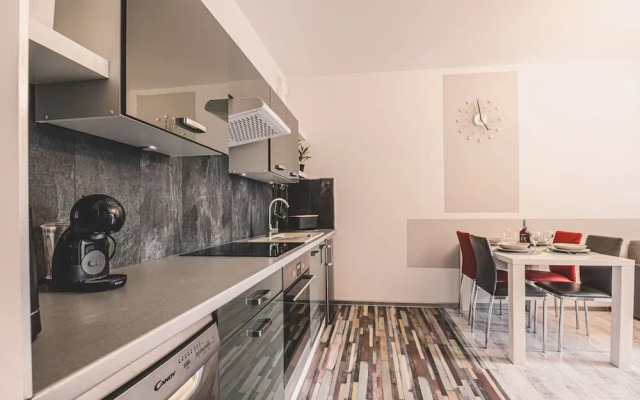 Prado - Styl i Wygoda w Centrum Gda ska z Gara em