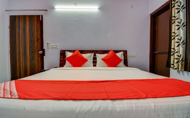 OYO Flagship 19036 Hotel Royal Raj