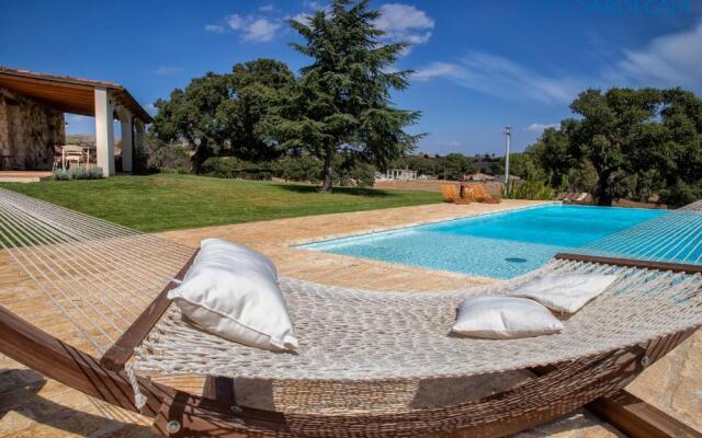 Fabulous Breath-taking Cottage With Pool and Spa
