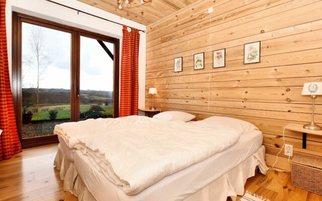 Cozy Holiday Home in Dion with Sauna and Jacuzzi