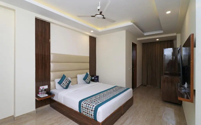 M Suites by OYO Rooms