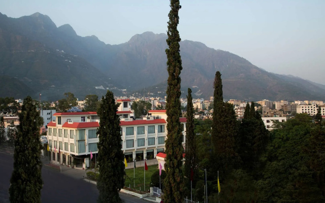 The Vaishnodevi Sarovar Portico