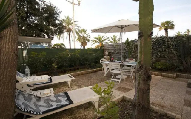 The Private Garden of the Promenade