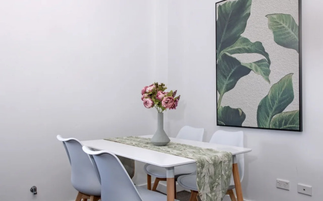 Kozyguru | Harris Park | Charming 1R Two-Story Apt