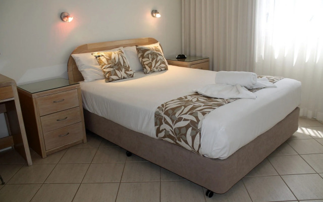 84 The Spit Holiday Apartments