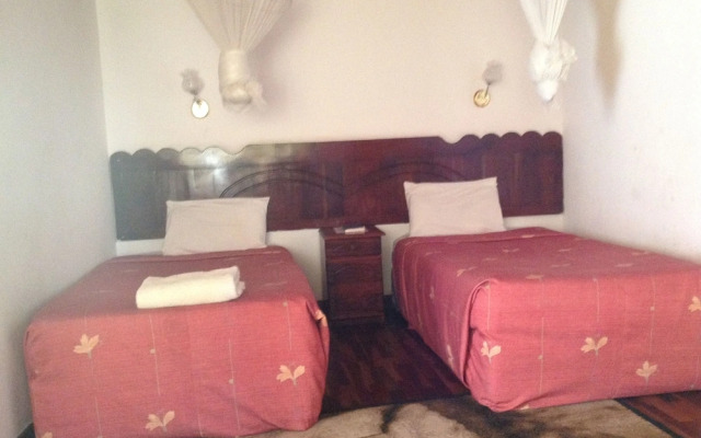 Mopees Lodge