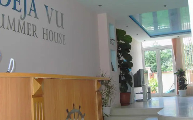 Family Hotel Deja Vu