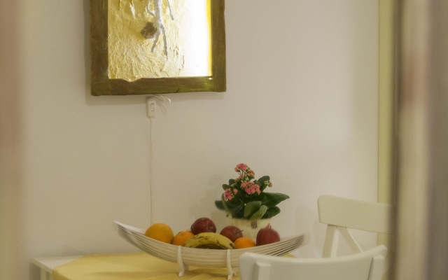 Efchi Suites 1904