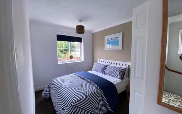 Entire 3-bed House - Child & Pet Friendly