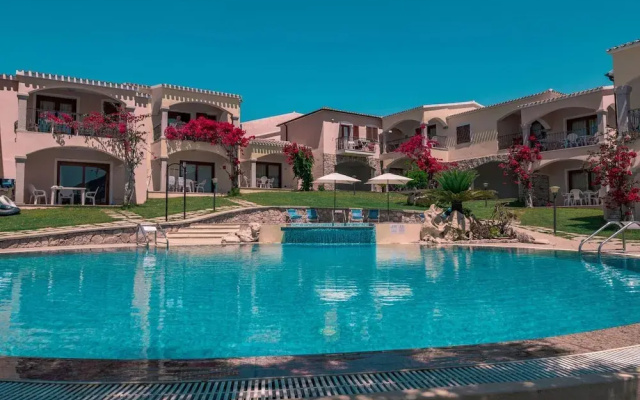 Apartment in Badus With Communal Pool