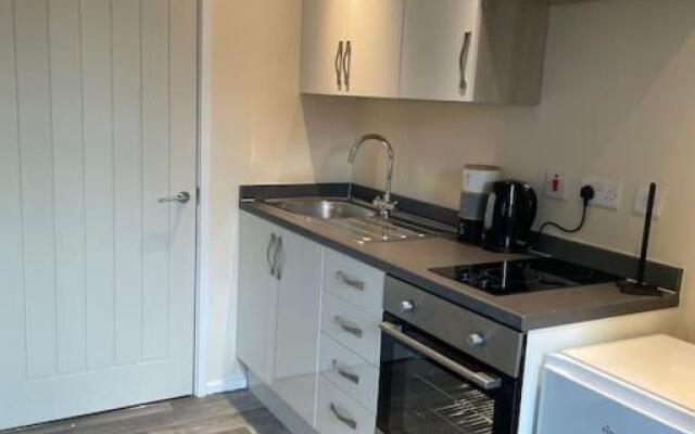 Lovely 1 bedroom studio apartment - Merthyr Tydfil