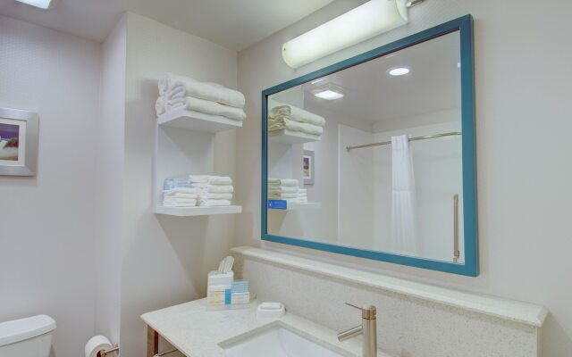 Hampton Inn & Suites Boston/Stoughton