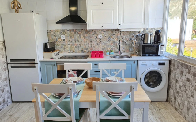 Caparica Cliff View by Host-Point