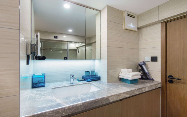 Novotel Living Yunnan Dianchi Times