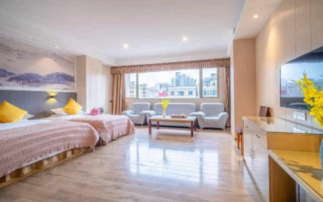Zhongshan Wenlong Hotel