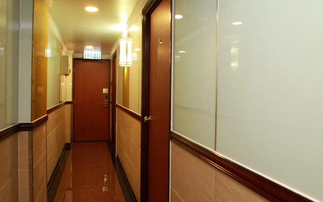 ZEN Rooms National Court