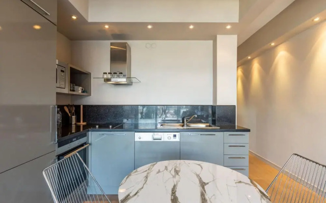 Central Apartment With Bosphorus View in Cihangir