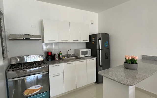 Apartment Near Beach And Airport