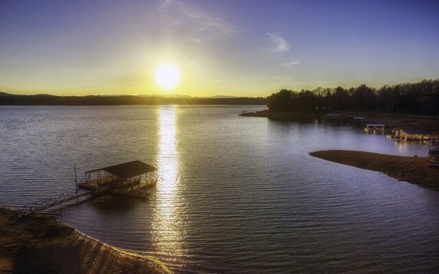 Lake Side Retreat