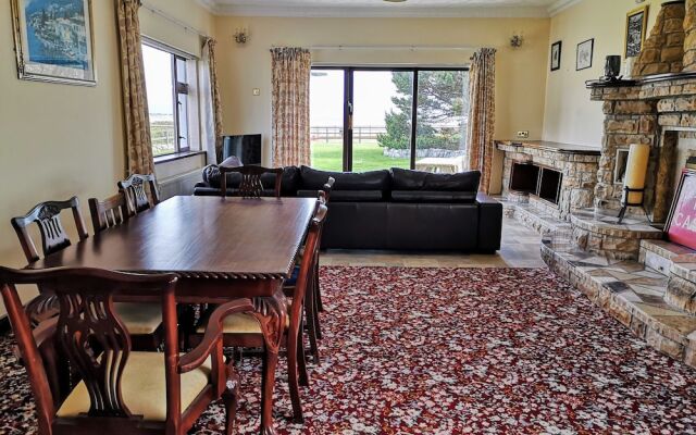 Beautiful Castle View House, Tullaghanbawn