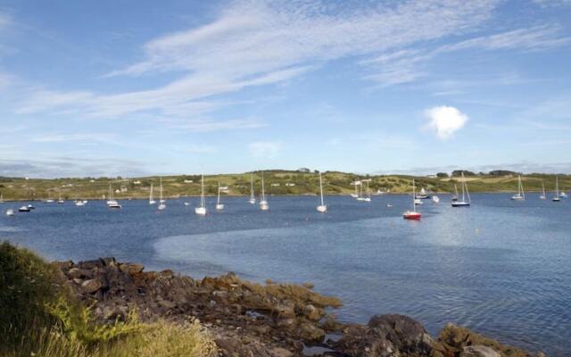 Schull Harbour Hotel
