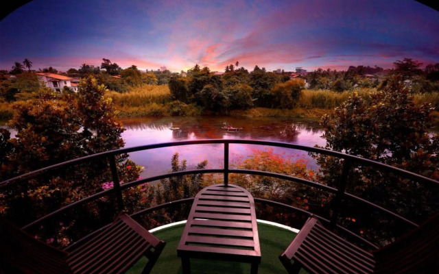 Opulent River Face Hotel