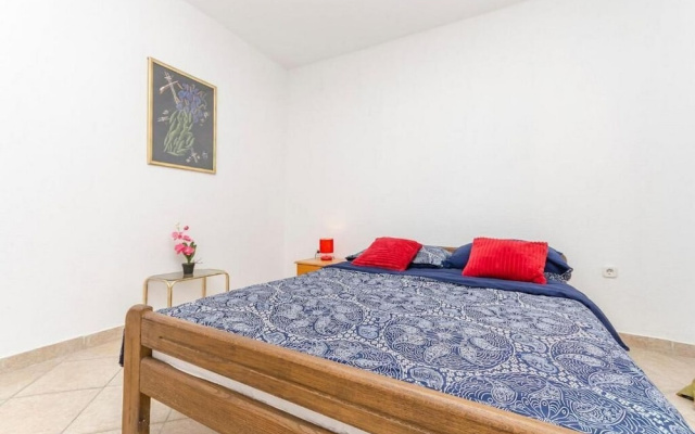 Apartments Mira